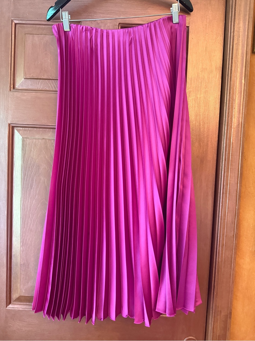 Zara Fuchsia Satin-Effect Pleated Midi Skirt - Picture 4 of 4